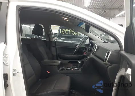 2019 Kia Sportage Lx z USA, uszkodzony, nr VIN KNDPMCAC5K7595869